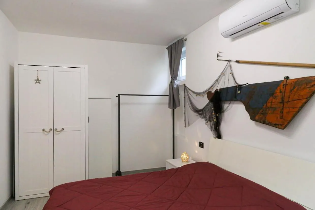 Le Coccinelle Home A Lierna 0*,  Italy
